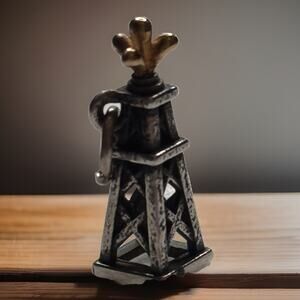 EUC James Avery Retired 14k Gold & Sterling Silver It’s A Gusher Oil Charm MINT